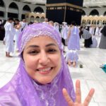 Hina Khan Instagram - I just can’t can’t can’t believe this is happening.. ok lemme tell u guys.. when I left home I decided to perform three umrah’s in one n a half day, which was practically and physically not possible.. I misjudged, Miscalculated, also I didn’t realise I should do madina first and thn Mecca to perform umrah in the holy month of Ramadan.. I did eaxctly reverse ( no complaints though) I really enjoyed my time and rozas in madina sharif.. but some where deep down I was not content, and a bit sad ki mera ek Umrah reh Gaya.. also I really wanted to perform umrah in Ramazan especially when u are so close to Mecca sharif…but I decided it’s gods will and I will achieve it next time.. shall come in the month of Ramadan next year for umrah again.. Also my flight back home was from madina and I can’t make my mom travel back and forth since she’s wheel chair bound.. but I had no inclination that god had other plans.. yet again this gods sent Farishta ( bless bless bless u, you know who u are) convinced me and we decided to go back to Mecca just for a few hours to perform umrah in Ramadan.. AB ISKO KHUDA KA BULAAWA NAA KAHUN TO KYA KAHUN.. God is great and all knowing .. pious intent and a humble will to seek can never be dismissed at house of god. And to all those people who have been judging me left right and centre under my religious posts…All I can say is, I am no saint but I truly believe in Neeyat, kindness and good karma, good deeds.. Baaki aap sab ko apne karma ka khud jawaab dena hai oopar 😇 Spread love ❤️ Teesra Umrah Mukammal 🧿 Mashallah, Jazaakallah khair Labbaik allahuma Labbaik..🤲 @alkhalidtours #UmrahWithAKT