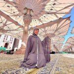 Hina Khan Instagram - Ibaadat ka rukh makka hai, Mohabbat ka rukh madina hai.. @alkhalidtours Masjid Nabwi - Al Madinah Al Munawarah