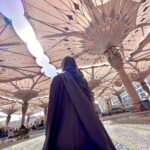 Hina Khan Instagram - Ibaadat ka rukh makka hai, Mohabbat ka rukh madina hai.. @alkhalidtours Masjid Nabwi - Al Madinah Al Munawarah