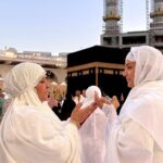Hina Khan Instagram - Doosra umrah mukammal.. Mashallah Jazaakallah.. May Allah accept our umrah and dua.. Thank you Allah for making it easy for us all.. Thank you @alkhalidtours To help us take this sacred journey to umrah.. 🧿🧿🧿