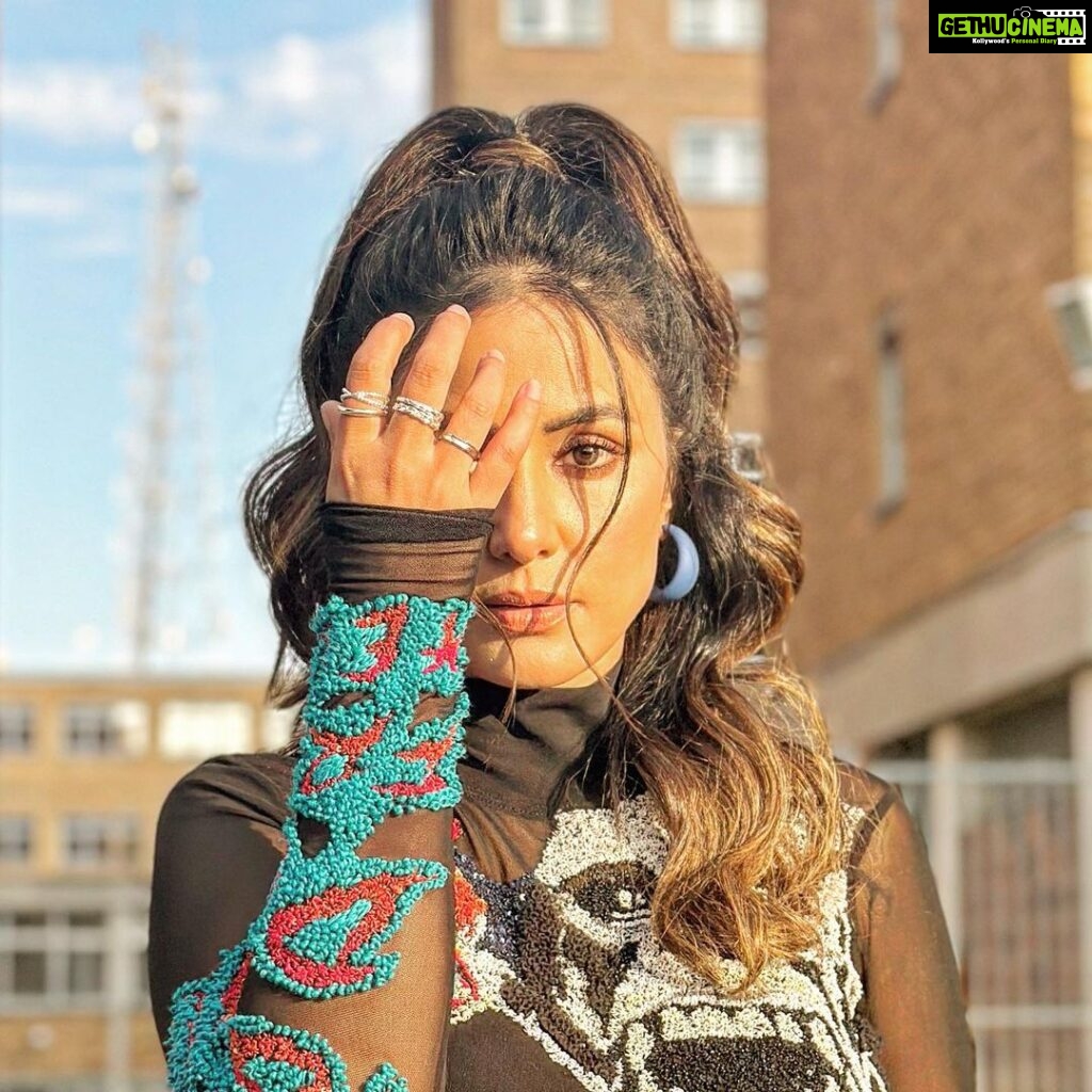 Hina Khan Instagram - Those eyes 🥰 Picture credit @stylebysaachivj