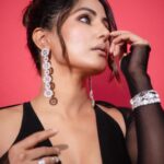 Hina Khan Instagram - 🖤