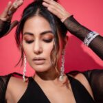 Hina Khan Instagram - 🖤