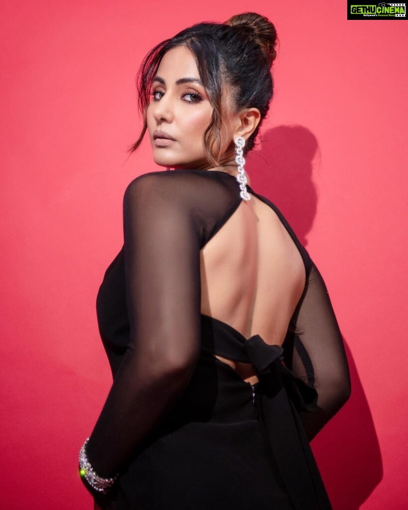 Hina Khan Instagram - 🖤❤️‍🔥🖤 🖤❤️‍🔥🖤 Outfit : @rheapillairastogi Earrings: @renuoberoiluxuryjewellery Bracelet & ring: @jet_gems Nail ring : @tuula.jewellery Stylist: @kansalsunakshi Style team: @siddhi_p17 MUAH @sachinmakeupartist1 @arbazshaikh6210 📸 @rishabhkphotography