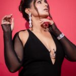 Hina Khan Instagram - 🖤❤️‍🔥🖤 🖤❤️‍🔥🖤 Outfit : @rheapillairastogi Earrings: @renuoberoiluxuryjewellery Bracelet & ring: @jet_gems Nail ring : @tuula.jewellery Stylist: @kansalsunakshi Style team: @siddhi_p17 MUAH @sachinmakeupartist1 @arbazshaikh6210 📸 @rishabhkphotography