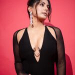 Hina Khan Instagram - 🖤❤️‍🔥🖤 🖤❤️‍🔥🖤 Outfit : @rheapillairastogi Earrings: @renuoberoiluxuryjewellery Bracelet & ring: @jet_gems Nail ring : @tuula.jewellery Stylist: @kansalsunakshi Style team: @siddhi_p17 MUAH @sachinmakeupartist1 @arbazshaikh6210 📸 @rishabhkphotography