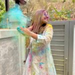 Hina Khan Instagram - Itna mazaa kyon aaraha hai.. Happy Holi ❤️