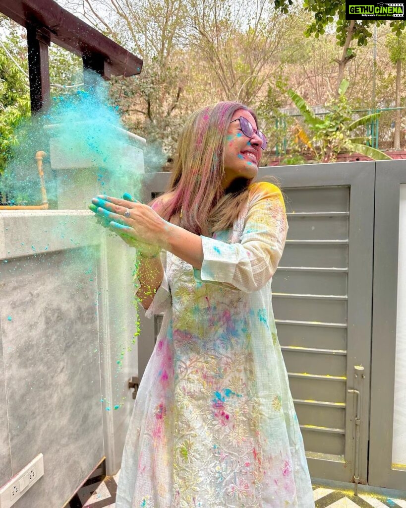 Hina Khan Instagram - Itna mazaa kyon aaraha hai.. Happy Holi ❤️