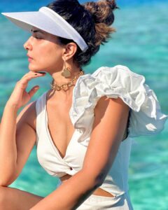 Hina Khan Instagram - Peace and Quiet 🌊 . . . . . . @thestandardmaldives @coastalinofficial @thestandard