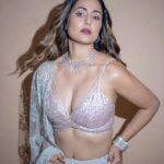 Hina Khan Instagram - Be your own sparkle baby ✨ Outfit- @shehlaakhan Jewels - @gehnajewellers1 Hairband- @curiocottagejewelry Styled by @kansalsunakshi MUAH @sachinmakeupartist1 @saba_hair_makeupartist 📸 @rishabhkphotography