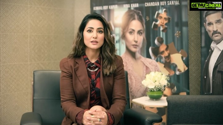 Hina Khan Instagram - Racha hua hai ek bada #Shadyantra aur isme phasi hai Natasha.. #PremiereOfTheMonth mein dekhiye #Shadyantra today on @zee5 and at 2 PM and 8 PM on @tataplay Theatre Ch.No. 316. @realhinakhan @realkunaalroykapur @iamroysanyal @sumukha94 @desaianang @shrutitheactor @jiggyit @munishpergram @adityasrofficial @nandithay #AnilChandanani #SheebaSayyad #GaneshYadav #SureshJayaram #HinaKhan #KunaalRoyKapur #ChandanRoySanyal #Suspense #Thriller #Stage #Theatre #MurderMystery #ZeeTheatre