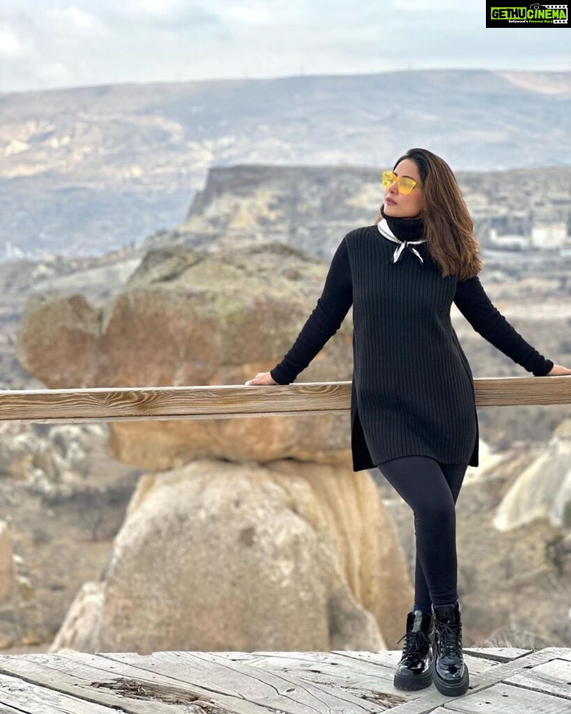 Hina Khan Instagram - Cappadocia, thr is a reason why this place is on everyone’s bucket list.. you have to visit this place to experience its uniqueness.. @goturkiye @turkiyetourism_in #gocappadocia #türkiyetogether