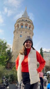 Hina Khan Instagram - Istanbul mai mera jigar kho gaya ji 🤪 I found the calmness and Serenity everywhere I went in Istanbul, it was like a place no other.. #gotürkiye #istanbulisthenewcool @goturkiye @turkiyetourism_in #reelsinstagram #reelitfeelit #trendingreels #ReelsWithHK