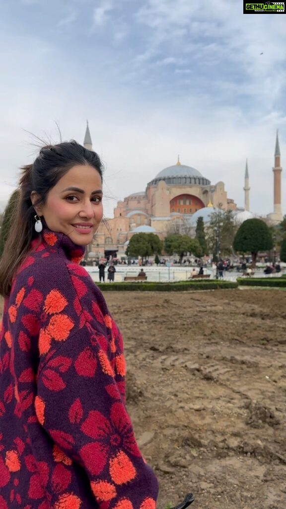 Hina Khan Instagram - The heritage of rich history and a proud traditional people intricately linked with their culture is what I see in my visit to Istanbul, Turkey. These are not just monuments but symbols of excellence. @goturkiye @turkiyetourism_in #gotürkiye #istanbulisthenewcool #reelsinstagram #trendingreels #reelitfeelit #ReelsWithHK