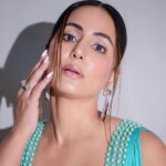 Hina Khan Instagram – Some close up shots 💙