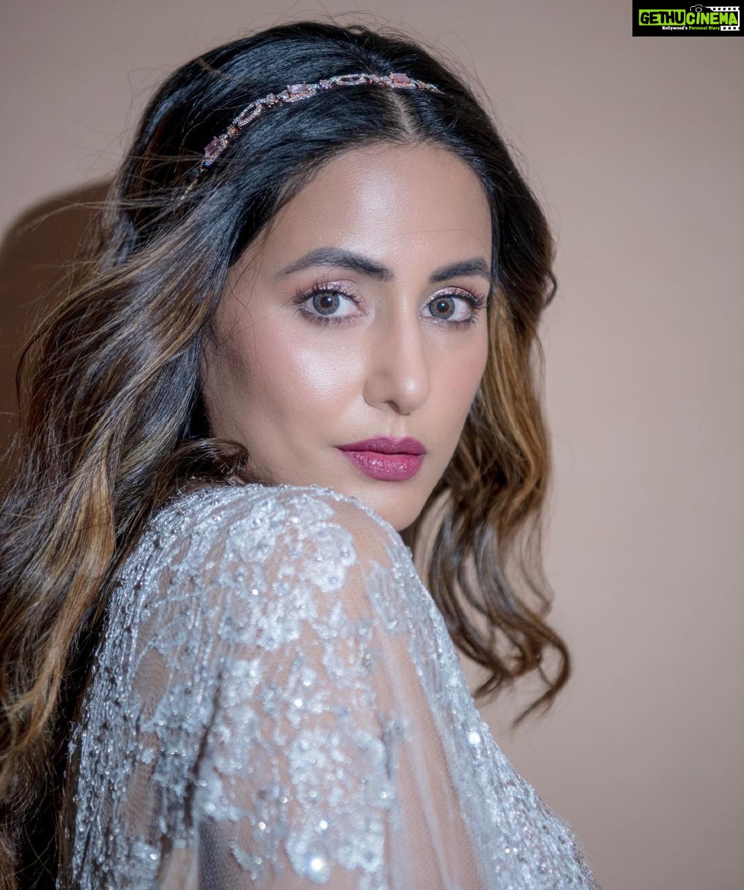 Hina Khan - 738.7K Likes - Most Liked Instagram Photos