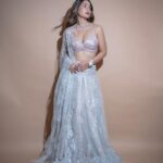 Hina Khan Instagram - Be your own sparkle baby ✨ Outfit- @shehlaakhan Jewels - @gehnajewellers1 Hairband- @curiocottagejewelry Styled by @kansalsunakshi MUAH @sachinmakeupartist1 @saba_hair_makeupartist 📸 @rishabhkphotography