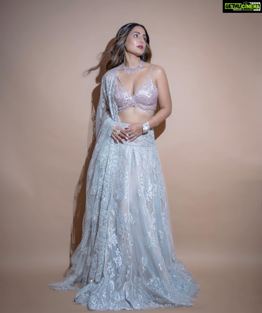 Hina Khan - 738.7K Likes - Most Liked Instagram Photos