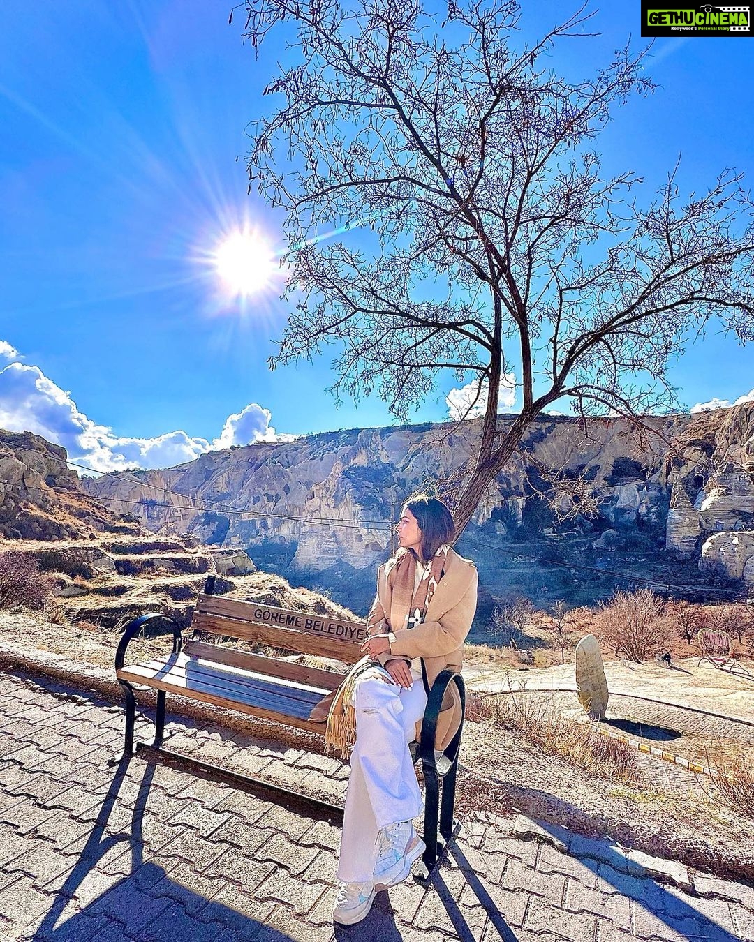 Hina Khan Instagram - If you never go, you will never know.. #wanderlusting #travelgram #traveltherapy #gocappadocia #türkiyetogether @goturkiye @turkiyetourism_in