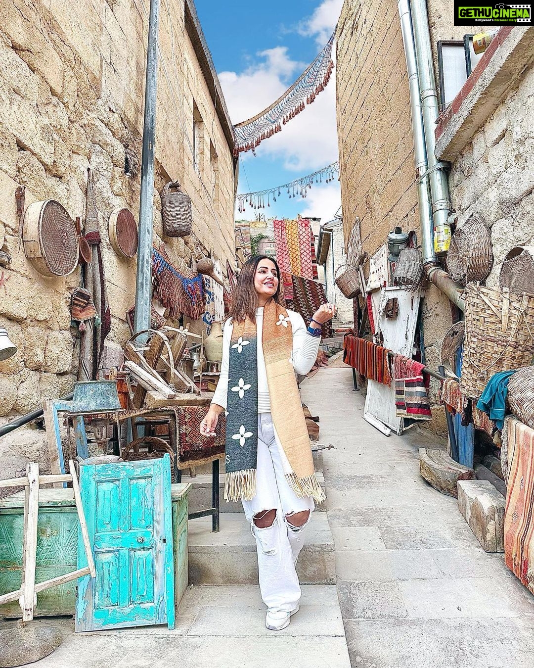 Hina Khan Instagram - If you never go, you will never know.. #wanderlusting #travelgram #traveltherapy #gocappadocia #türkiyetogether @goturkiye @turkiyetourism_in