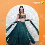Hina Khan Instagram – @realhinakhan is on her way to make picture-perfect moments at her best friend’s wedding. Style #HarOccasionKaFashion and look like a sight to behold at every wedding function you attend with @flipkartlifestyle. Visit the Flipkart app to shop now.
@flipkartlifestyle @flipkart