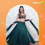 Hina Khan Instagram - @realhinakhan is on her way to make picture-perfect moments at her best friend’s wedding. Style #HarOccasionKaFashion and look like a sight to behold at every wedding function you attend with @flipkartlifestyle. Visit the Flipkart app to shop now. @flipkartlifestyle @flipkart