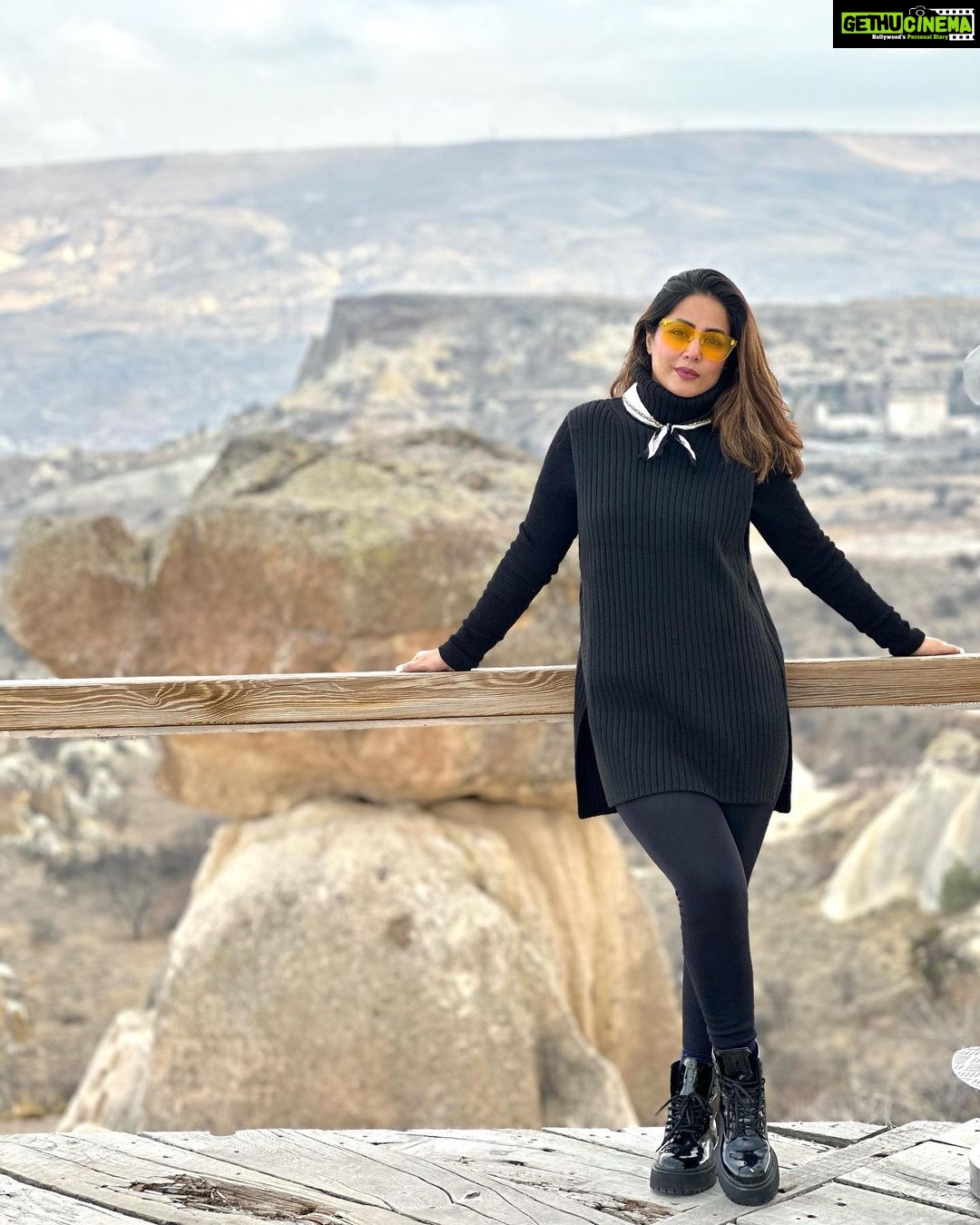 Hina Khan Instagram - Cappadocia, thr is a reason why this place is on everyone’s bucket list.. you have to visit this place to experience its uniqueness.. @goturkiye @turkiyetourism_in #gocappadocia #türkiyetogether