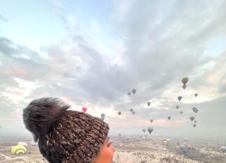 Hina Khan Instagram - Hot Air Balloon in cappadocia 🎈 Ticked off my bucket list.. What a mesmerising experience.. The historic fairy chimneys are definitely gram worthy 😬 @goturkiye @turkiyetourism_in #gocappadocia #türkiyetogether