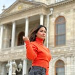 Hina Khan Instagram - When work is travel, fun is guaranteed.. #dolmabachepalace #galatatower #gotürkiye #istanbulisthenewcool @goturkiye @turkiyetourism_in
