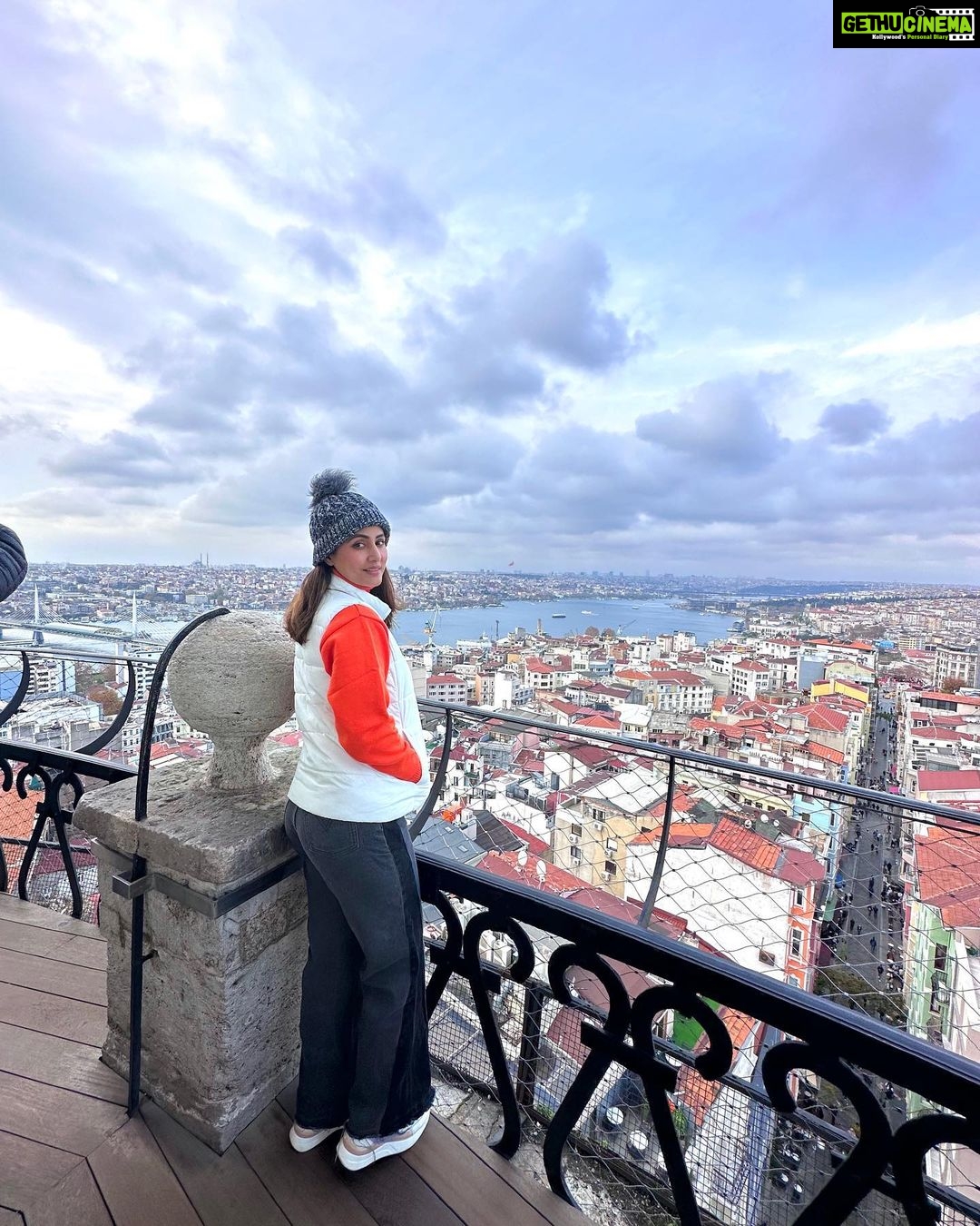 Hina Khan Instagram - When work is travel, fun is guaranteed.. #dolmabachepalace #galatatower #gotürkiye #istanbulisthenewcool @goturkiye @turkiyetourism_in