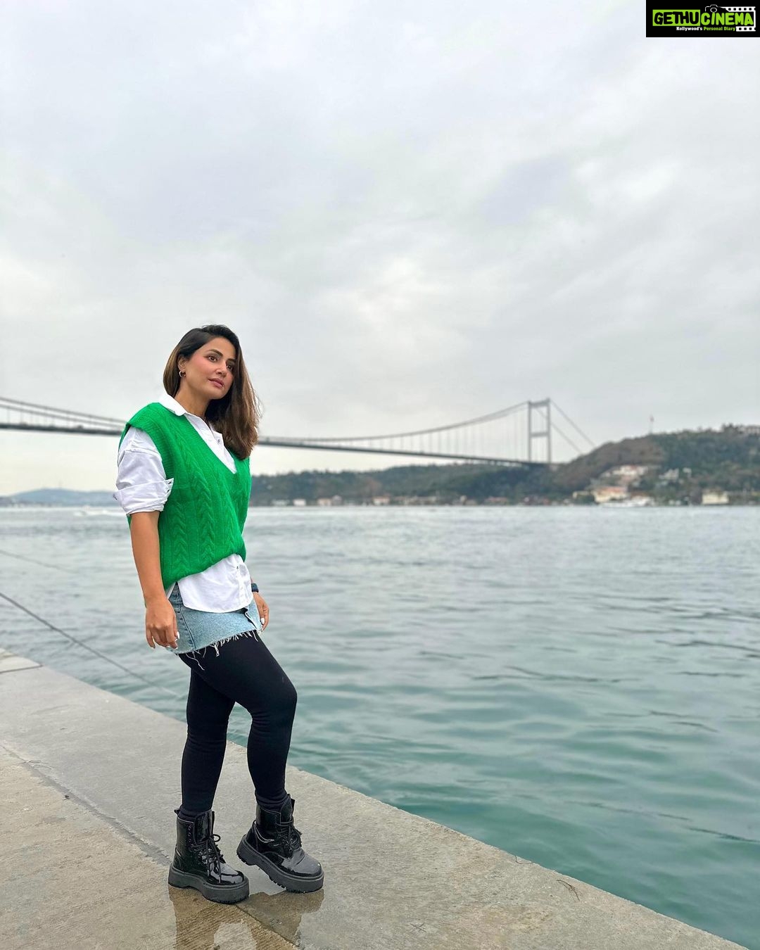 Hina Khan Instagram - Wooden ottoman mansions and seafood restaurants.. Arnavutkoy has my heart ❤️ #rumelihisarı #bosphorousstrait #grandbazar #arnavutkoy @goturkiye @turkiyetourism_in #gotürkiye #istanbulisthenewcool
