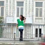 Hina Khan Instagram - Wooden ottoman mansions and seafood restaurants.. Arnavutkoy has my heart ❤️ #rumelihisarı #bosphorousstrait #grandbazar #arnavutkoy @goturkiye @turkiyetourism_in #gotürkiye #istanbulisthenewcool