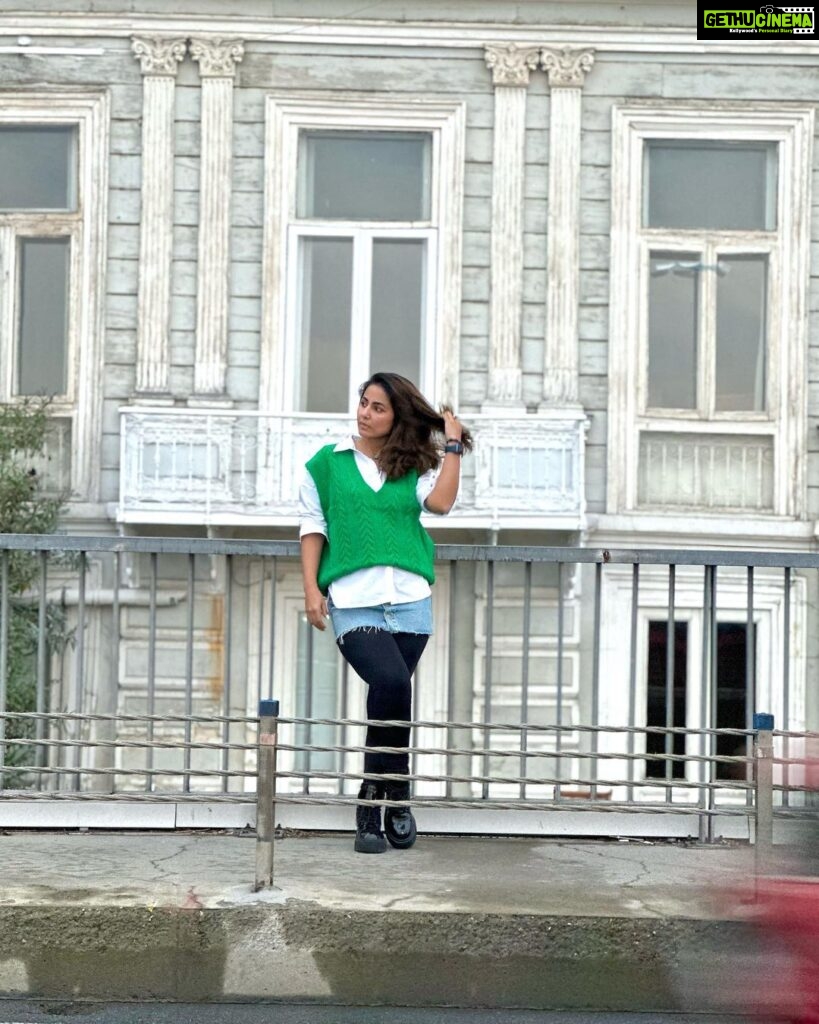 Hina Khan Instagram - Wooden ottoman mansions and seafood restaurants.. Arnavutkoy has my heart ❤️ #rumelihisarı #bosphorousstrait #grandbazar #arnavutkoy @goturkiye @turkiyetourism_in #gotürkiye #istanbulisthenewcool