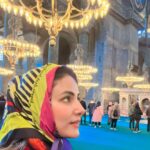 Hina Khan Instagram - The weight of History commands us to sit down and look around .. give the place its due and absorb as much as we can just as the ones who came before us and just the ones who would come after .. #hagiasophia #bluemosque #undergroundcistern #turkey #gotürkiue #istanbulisthenewcool @goturkiye @turkiyetourism_in
