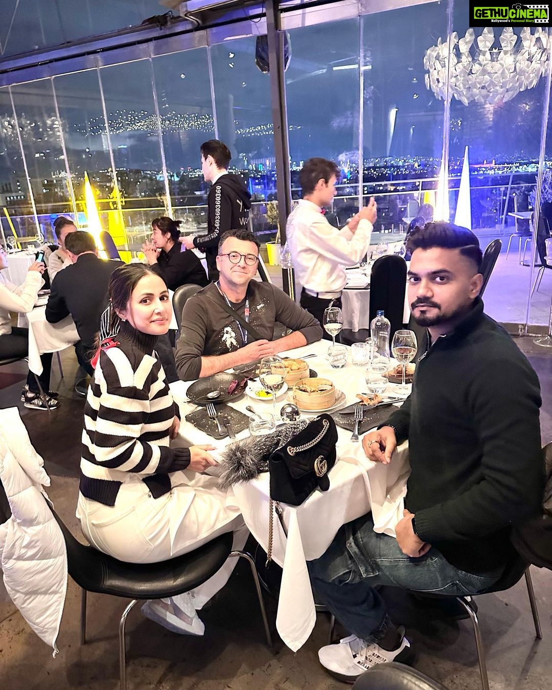 Hina Khan Instagram - Had an all around fulfilling time at this restaurant 360 degree Istanbul, just like the name suggests.. #dinnertime #aboutlastnight @goturkiye @turkiyetourism_in #istanbulisthenewcool #GoTürkiye