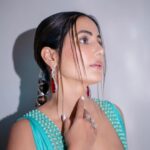 Hina Khan Instagram – Some close up shots 💙