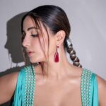 Hina Khan Instagram – Some close up shots 💙