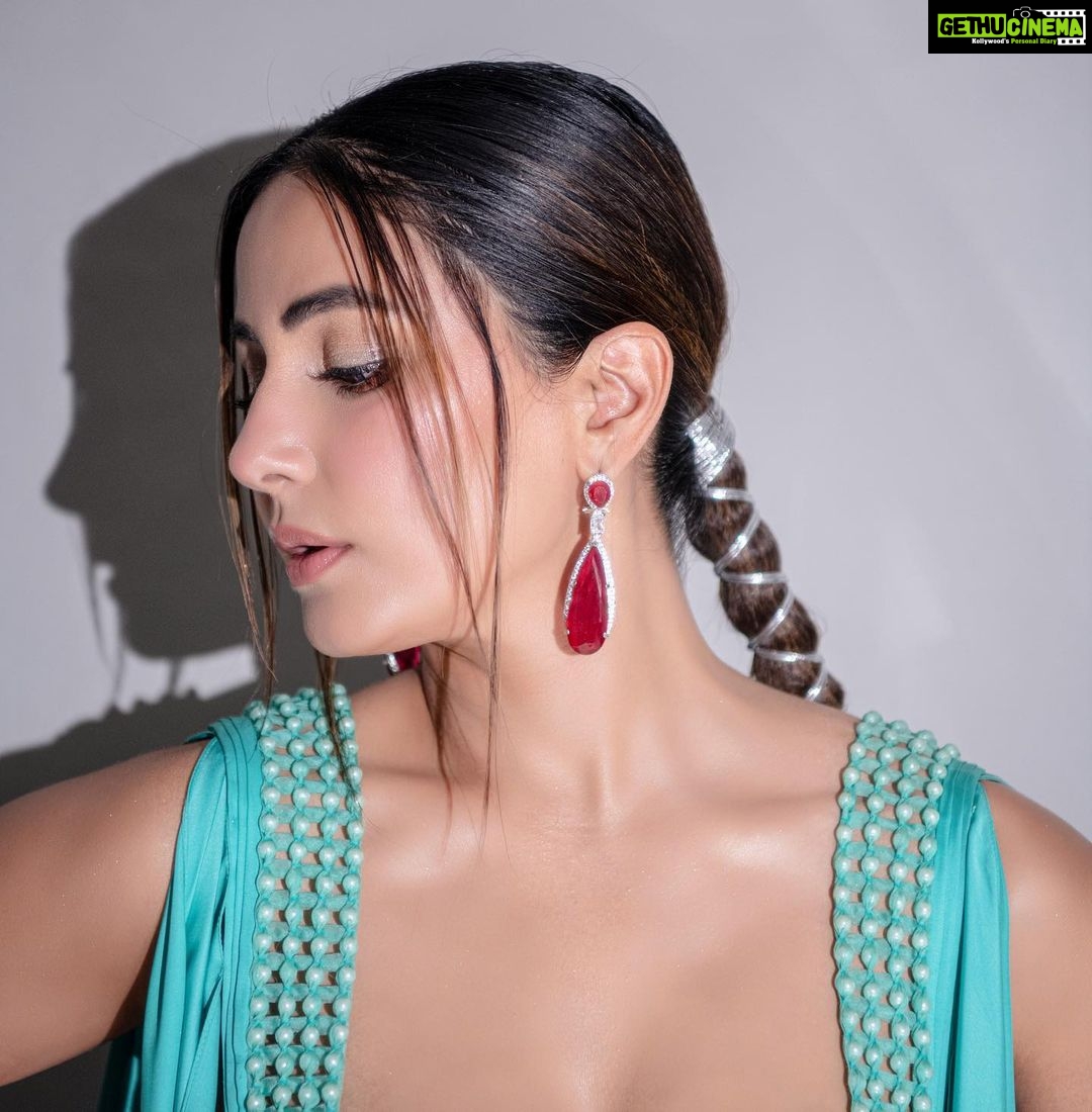 Hina Khan Instagram - Some close up shots 💙