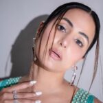 Hina Khan Instagram – Some close up shots 💙