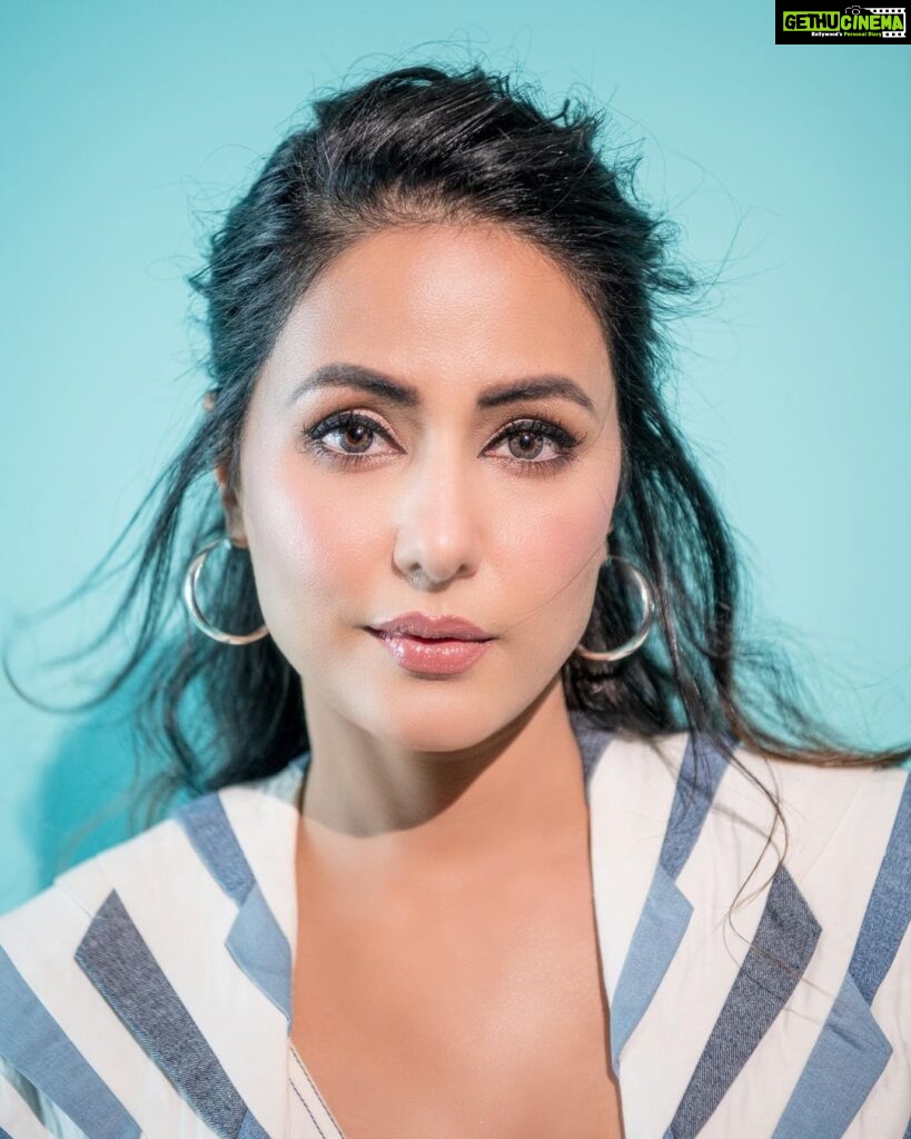 Hina Khan Instagram - 🩵