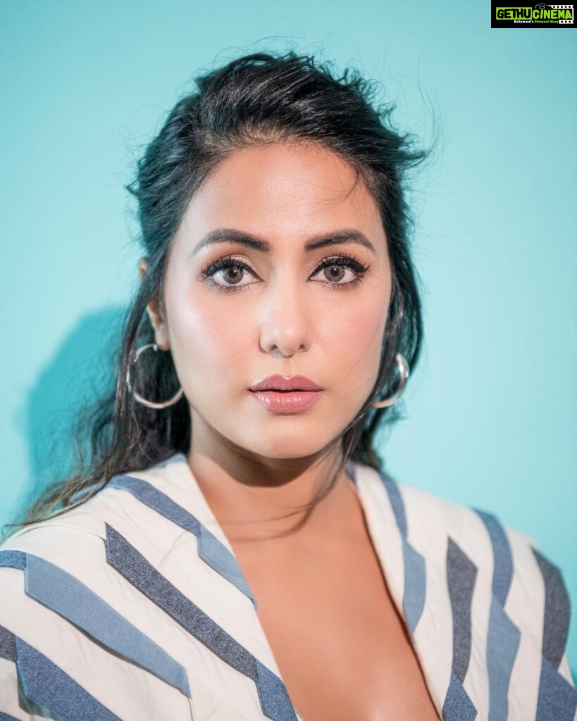 Hina Khan Instagram - 🩵