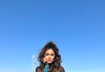 Hina Khan Instagram - It’s been such a pleasure to associate myself once again with the life changing Show we all know as Khatron Ke Khiladi. This show flips your mind over its own in the best way possible. You never remain the same as before only for good. And the cherry on top is that you get to meet the Master Of Stunts and Action God Personified Rohit Shetty who’s one sweet and immensely humble soul. So much to take away from this gig that I forever keep close to my heart. #KhiladiForLife #ActionMakers #hustler Outfit @_huemn Heels @londonrag_in Stylist @stylebysaachivj