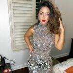 Hina Khan Instagram - You can never have too much glitter ✨ Outfit @chiselbymr Jewels @vrkjewels @khannajewellerskj @amigos.rizwan