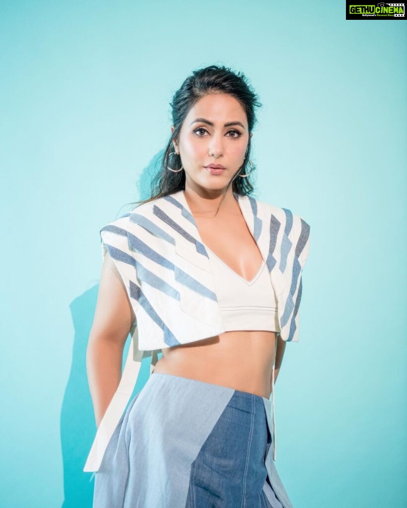 Hina Khan Instagram - 🩵🩵🩵🩵 Outfit:- @diksha.khanna Jewellery:- @accessorize Styled by @kansalsunakshi Style Team @himanishukla48 @harmeet_matta30 MUAH @sachinmakeupartist1 @arbazshaikh6210 📸 @rishabhkphotography