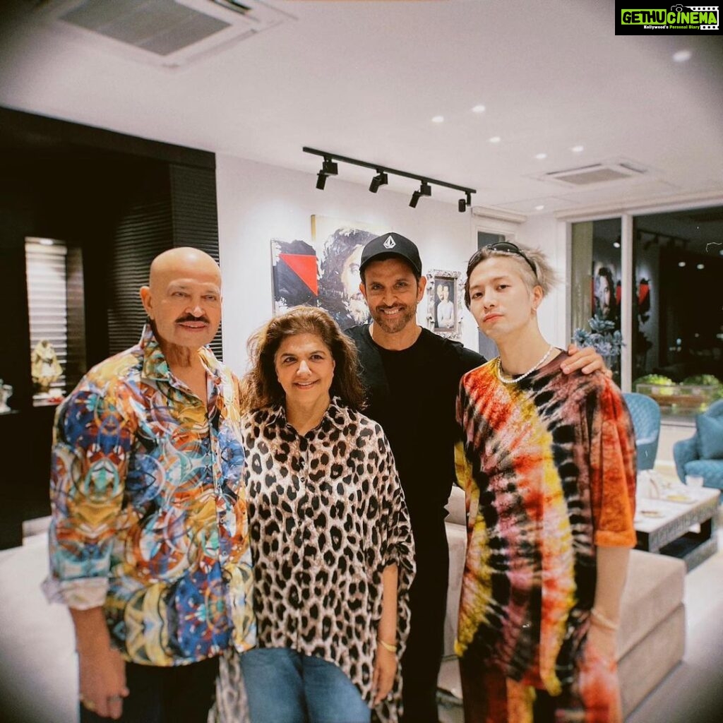 Hrithik Roshan Instagram - What a delightful experience meeting you Jackson. Such a kind hearted rock star. Loved hearing about your journey, I hope you continue to grow both as the star and human. Thanks for the music and for the love you gave my family and home staff. My love to your entire team - Daryl, Isaac, Tiffany n the entire crew, and kamal. What an inspiring bunch you are ! India let’s give Jackson some more of that love so he returns back to us - in concert ! 💥 @jacksonwang852g7