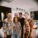 Hrithik Roshan Instagram - What a delightful experience meeting you Jackson. Such a kind hearted rock star. Loved hearing about your journey, I hope you continue to grow both as the star and human. Thanks for the music and for the love you gave my family and home staff. My love to your entire team - Daryl, Isaac, Tiffany n the entire crew, and kamal. What an inspiring bunch you are ! India let’s give Jackson some more of that love so he returns back to us - in concert ! 💥 @jacksonwang852g7