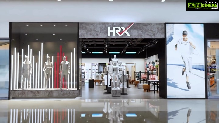 Hrithik Roshan Instagram - From digital to reality.. Dreams do come true! See you at the first ever HRX store, Bengaluru! ♥️ Congratulations to my incredible HRX team on this new milestone. Can’t wait to be there in person !! What fun. #GetFitWithHRX #HRXStores #KeepGoing @pmcbangalore