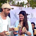 Hrithik Roshan Instagram - My heart's beaming with so much pride at @moonbeamthebakery today! Here's a #VocalForLocal story from my home & heart, my niece @suranika who bakes these delicious treats with utmost love. You go girl ♥️
