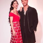 Hrithik Roshan Instagram – With lady in red 🕺🏻