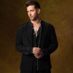 Hrithik Roshan Instagram – #IndiaInFashion at @nmacc.india ♥️

Outfit : @jade_bymk
Stylist : @lakshmilehr
Hair : @aalimhakim @smerchant5
Makeup : @vjypalande
Photographer : @beejlakhani

#NMACC